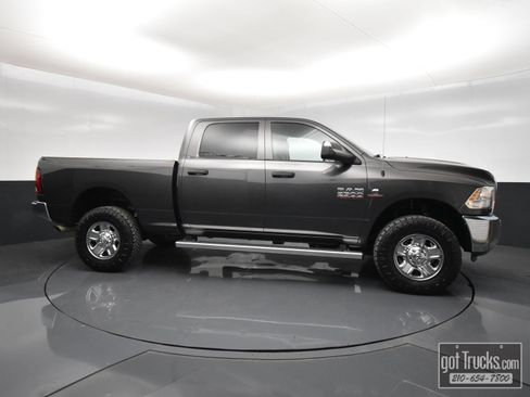 Used 2018 RAM 2500 Tradesman w/ Chrome Appearance Group AWD/4WD image 46