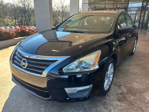 Used 2013 Nissan Altima 2.5 SV image 3