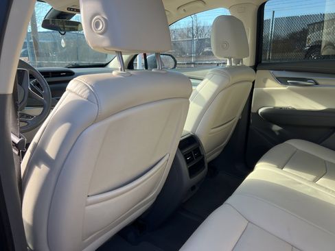 Used 2019 Cadillac XT5 Luxury image 14