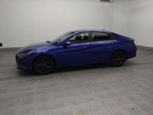 Used 2023 Hyundai Elantra SEL image 2