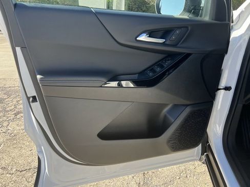 New 2026 Chevrolet Equinox LT image 23