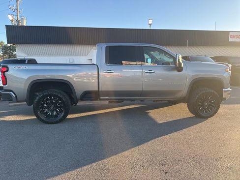 Used 2024 Chevrolet Silverado 2500 LTZ image 14