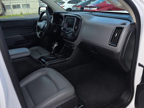 Used 2022 Chevrolet Colorado W/T w/ WT Convenience Package RWD image 11
