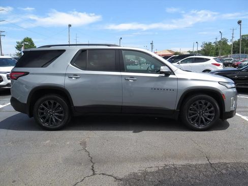 Used 2023 Chevrolet Traverse RS w/ LPO, Floor Liner Package AWD/4WD image 2