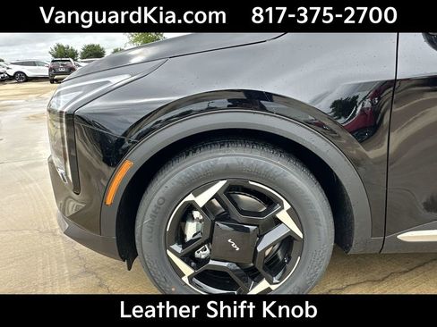 Certified 2026 Kia Sportage EX FWD image 21