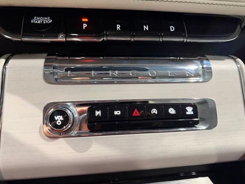 Used 2025 Lincoln Aviator Reserve w/ Equipment Group 201A AWD/4WD image 23