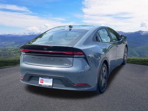 Used 2024 Toyota Prius LE FWD image 5