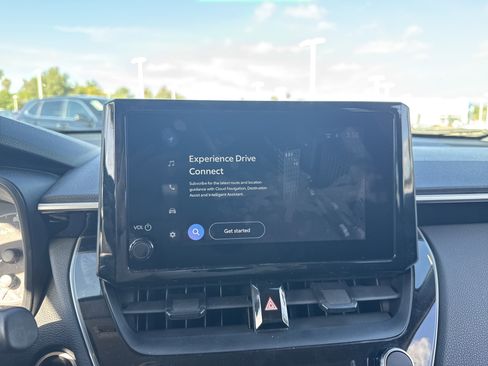 Used 2023 Toyota Corolla Cross LE image 25