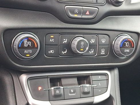 Used 2023 GMC Terrain SLT w/ Infotainment Package II AWD/4WD image 16