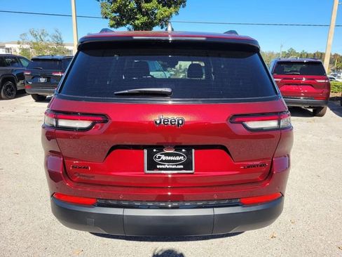 New 2025 Jeep Grand Cherokee L Limited w/ Black Appearance Package image 11