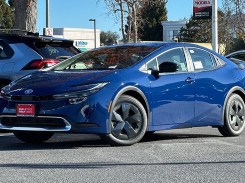 New 2026 Toyota Prius Plug-In Hybrid image 2