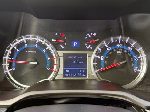 Used 2018 Toyota 4Runner SR5 AWD/4WD image 25