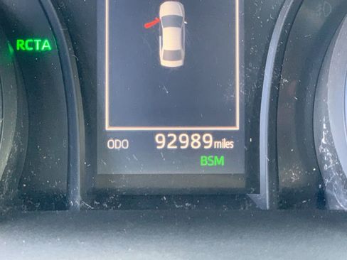 Used 2018 Toyota Camry SE image 31