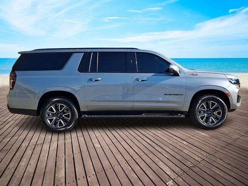 Certified 2023 Chevrolet Suburban Z71 w/ Luxury Package AWD/4WD image 7