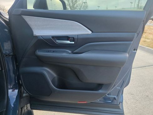 Used 2026 Toyota Grand Highlander Platinum image 26