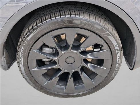 Used 2023 Tesla Model Y Long Range image 25