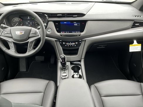 New 2026 Cadillac XT5 Luxury w/ LPO, ONYX Package image 12