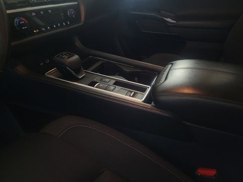 Used 2023 Nissan Pathfinder SV image 26