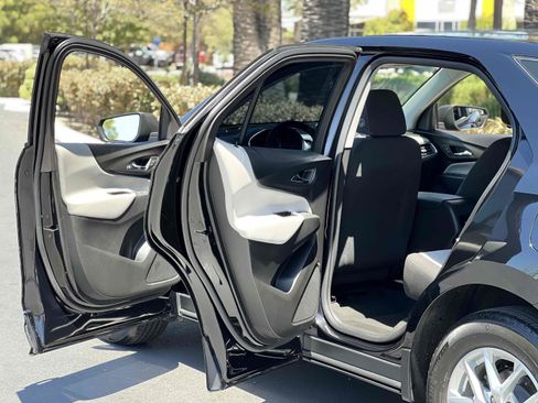 Used 2023 Chevrolet Equinox LS FWD image 40