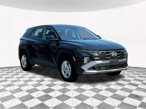 New 2025 Hyundai Tucson SE image 16