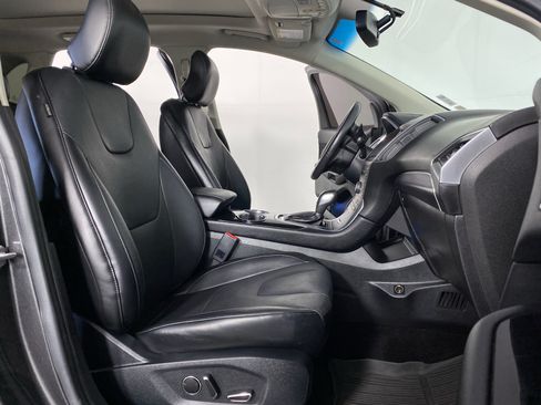 Used 2016 Ford Edge Titanium w/ Equipment Group 301A AWD/4WD image 13