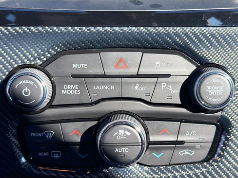 Used 2023 Chrysler 300 C image 45