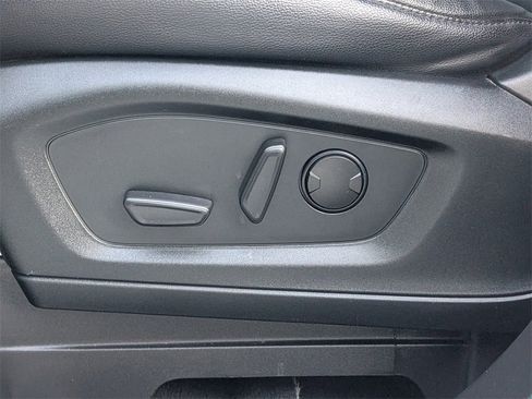 Used 2022 Ford Explorer Limited image 21