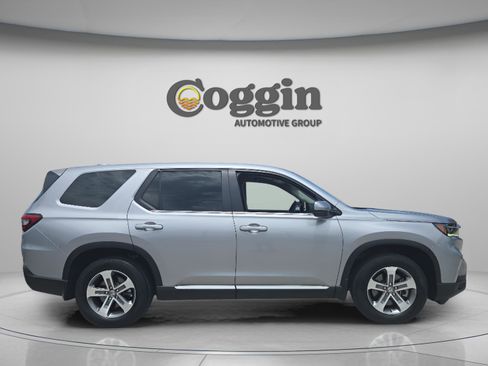 Used 2025 Honda Pilot EX-L image 6