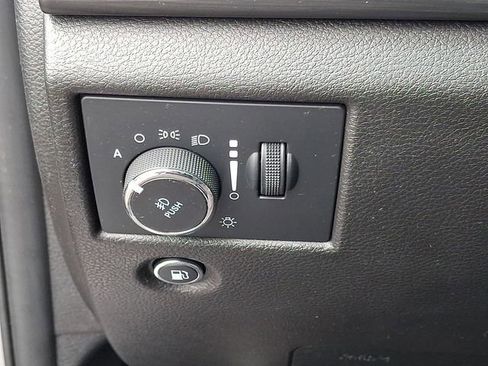 Used 2021 Jeep Grand Cherokee Laredo X AWD/4WD image 24