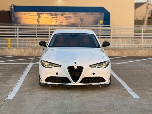 Used 2017 Alfa Romeo Giulia RWD image 2