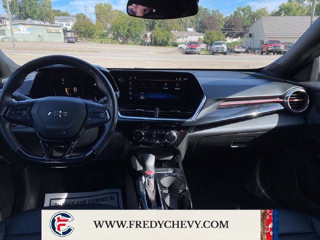 Used 2025 Chevrolet Trax RS w/ Driver Confidence Package FWD image 12