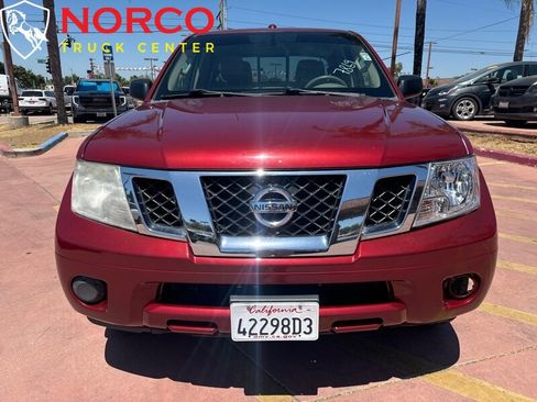 Used 2017 Nissan Frontier SV image 3
