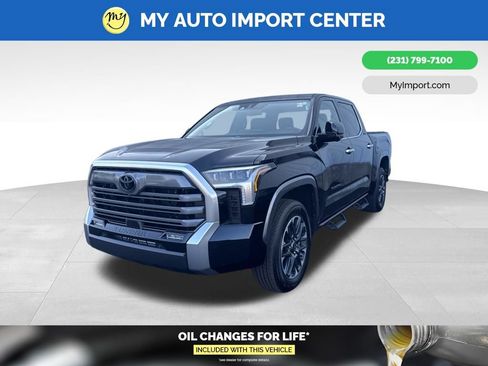 Used 2025 Toyota Tundra Limited AWD/4WD image 3