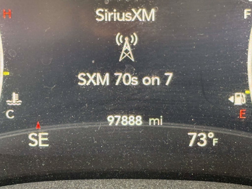Used 2018 Chrysler Pacifica Touring-L Plus w/ Tire & Wheel Group FWD image 26