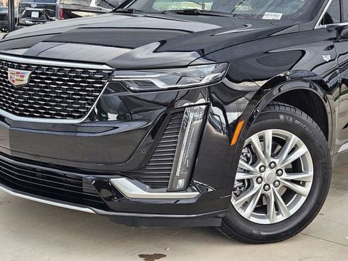 New 2025 Cadillac XT6 Luxury image 7