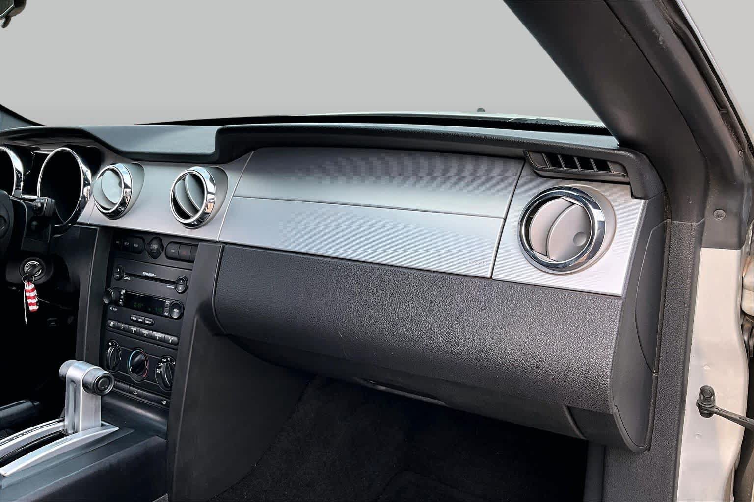 Used 2005 Ford Mustang Convertible RWD image 16