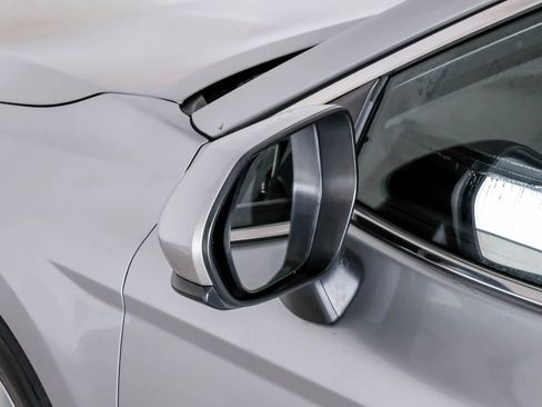 Used 2019 Toyota Camry LE FWD image 43