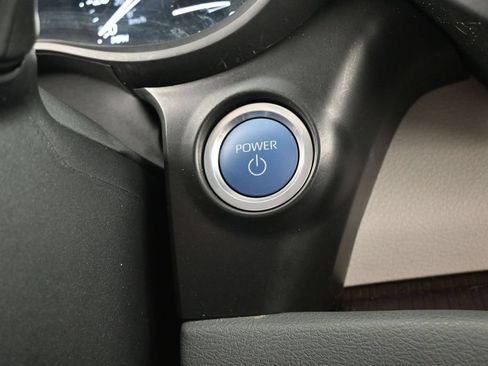 Used 2024 Toyota Sienna XLE FWD image 29
