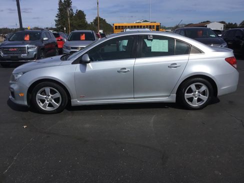 Used 2016 Chevrolet Cruze LT w/ Sun, Sound and Sport Package image 2