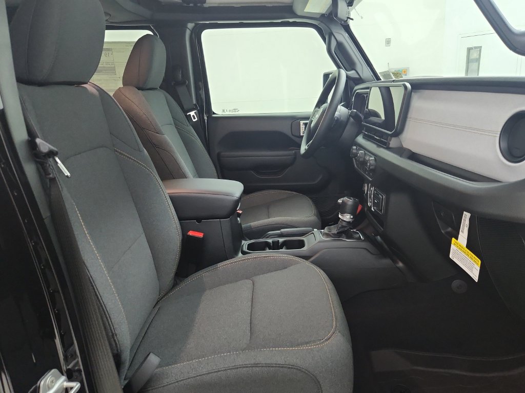 New 2026 Jeep Gladiator Sport AWD/4WD image 32