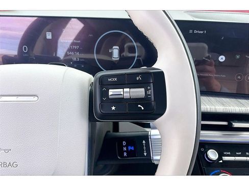 Used 2025 Hyundai Santa Fe Calligraphy image 22