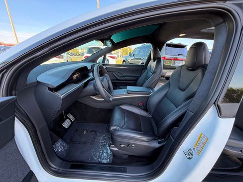 Used 2023 Tesla Model X image 10