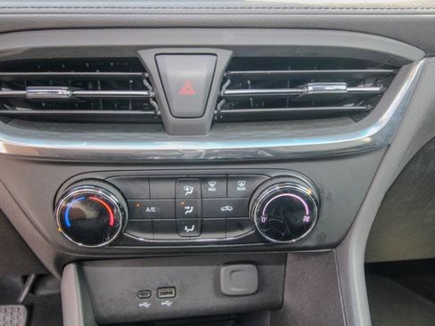 Used 2025 Buick Encore GX Preferred FWD image 26