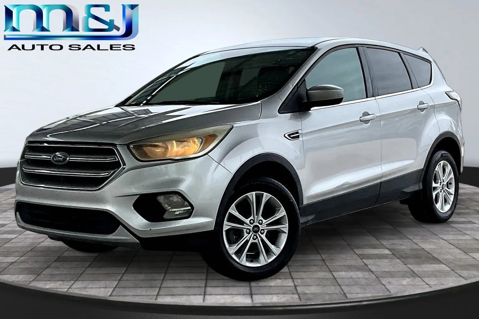 Used 2017 Ford Escape SE FWD image 1