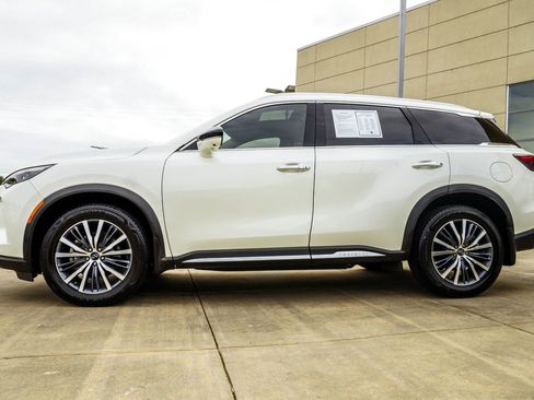 Used 2023 INFINITI QX60 Sensory w/ Vision Package AWD/4WD image 9
