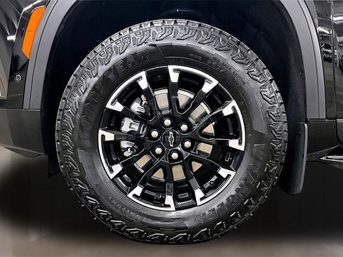 Used 2025 Chevrolet Traverse Z71 w/ Enhanced Driving Package image 33