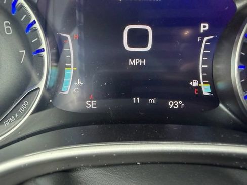 New 2027 Chrysler Pacifica Select FWD image 15