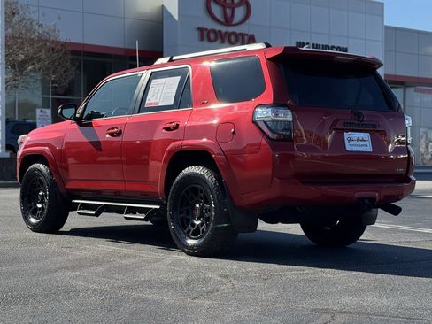 Used 2022 Toyota 4Runner SR5 Premium image 9