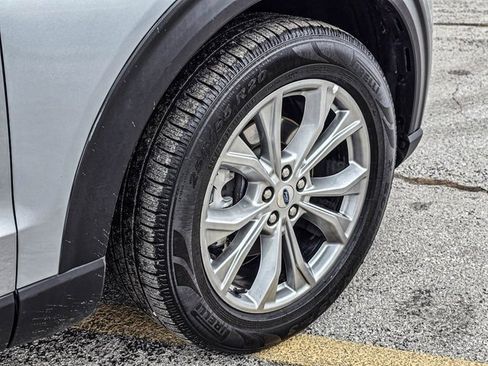 Used 2024 Ford Explorer Limited image 12