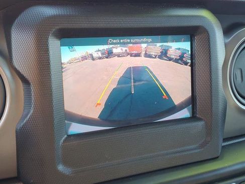 Used 2022 Jeep Wrangler Unlimited Sport image 15